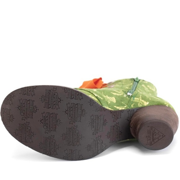 New Sold Out  John Fluevog mid-calf East End Gladstone suede boots Gold Birds - Picture 7 of 7